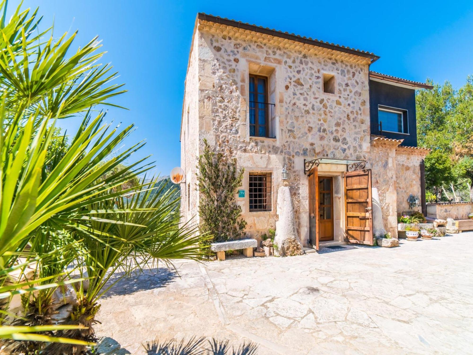 3-bedroom With Pool Ferienhaus *